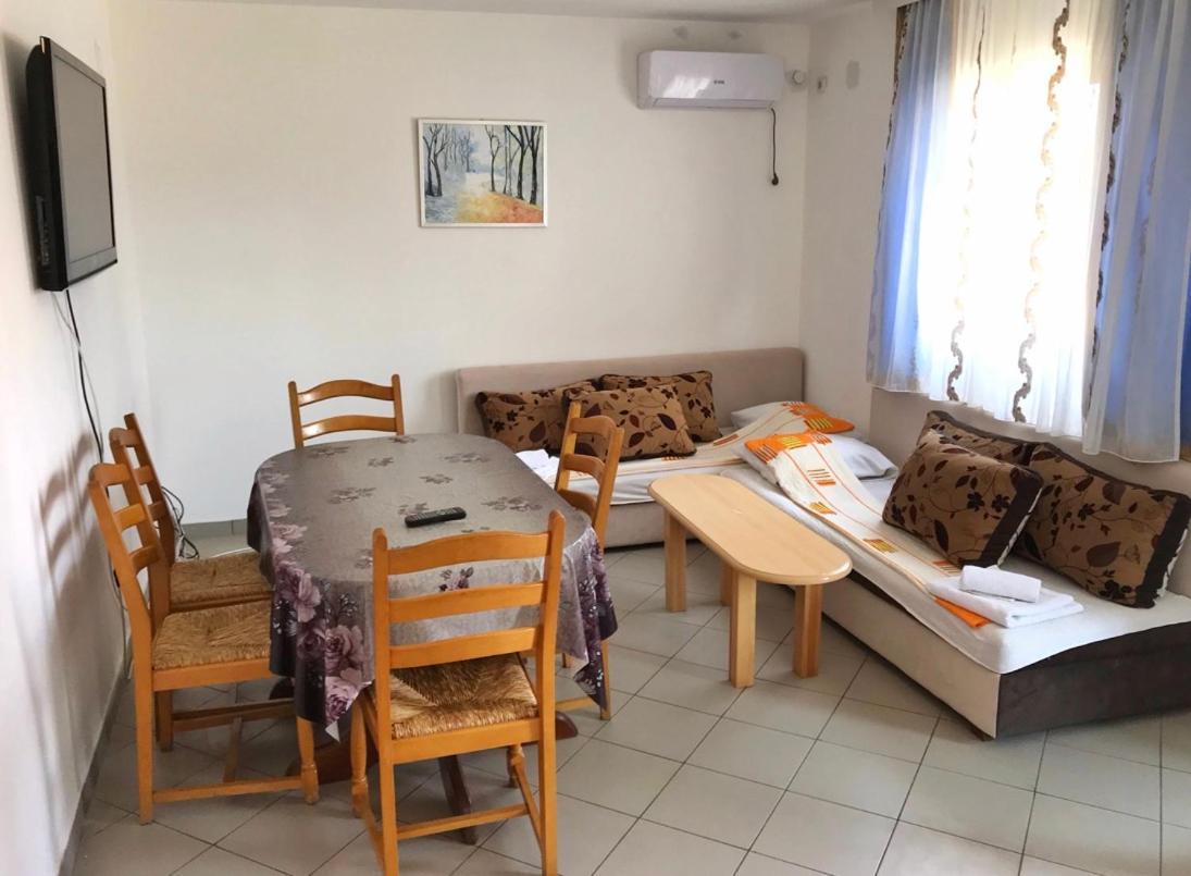 Apartmani Novak - Srebrno Jezero Veliko Gradište Exteriör bild